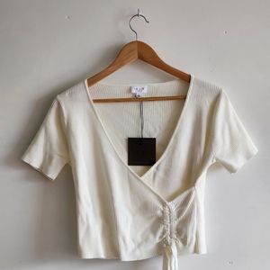 LELIS White Ribbed CrossOver Cropped Tee